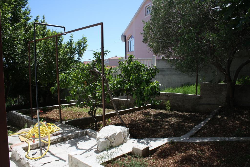 Apartments Suker Trogir Exterior foto